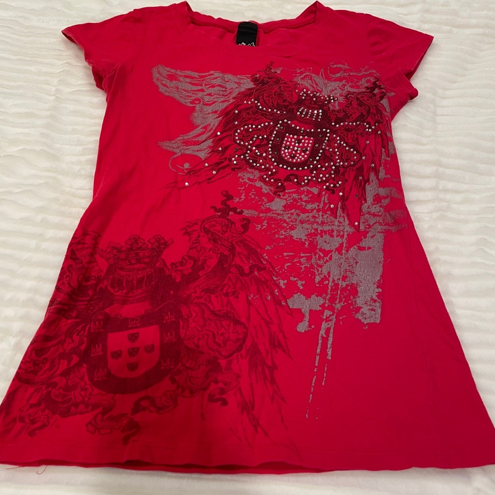 Graphic tee